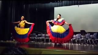 La Pollera Colora Bailando cumbia [upl. by Atarman413]